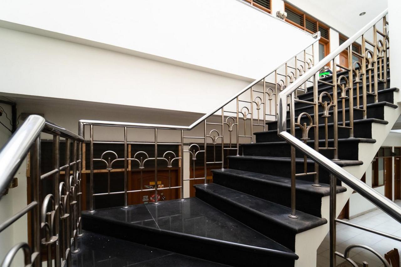 Koolkost Near Padjadjaran University - Minimum Stay 6 Nights Bandung Buitenkant foto